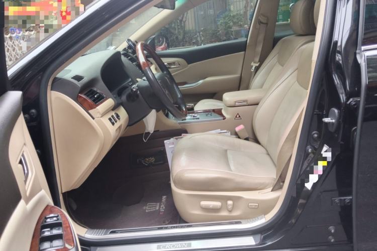 Used Toyota Crown 2012 2.5L Royal Leather Edition
