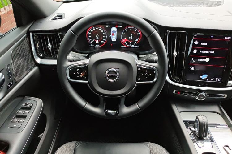 Used Volvo S60 2022 B5 Zhiya Sport Edition
