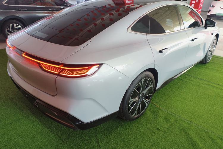 Used Geely Galaxy E8 2024 665 km Range Rear-Drive Starship Intelligent Driving Version