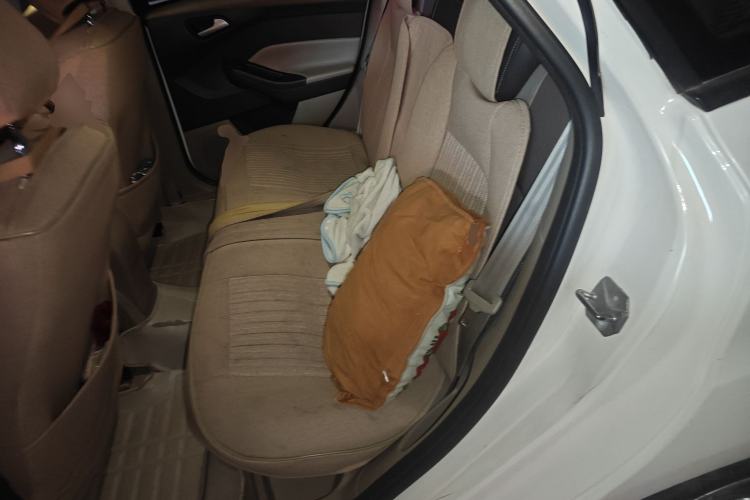 Used Ford Focus 2012 Sedan 1.6L Manual Fashion Edition
