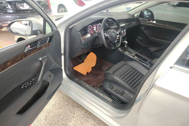 Used Volkswagen Magotan 2018 Facelift 330TSI DSG Luxury Model