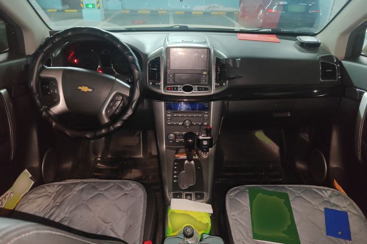Used Chevrolet Captiva 2015 2.4L 4x4 Flagship Edition 7-Seater
