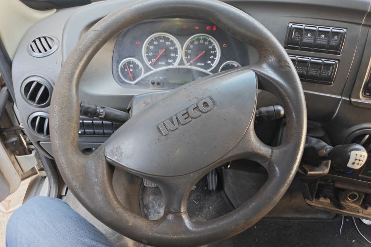 Used Iveco Power Daily 2012 2.5T-A32 Base Version Steering Wheel