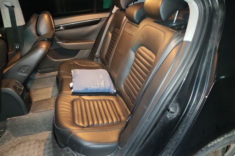 Used Volkswagen Magotan 2013 1.8TSI Luxury Model Left Rear Seat