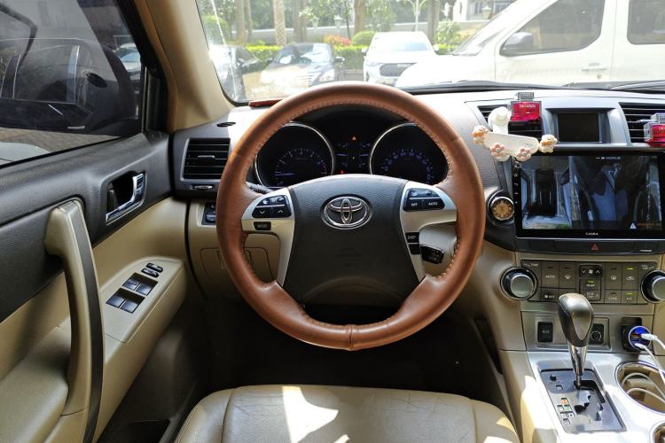 Used Toyota Highlander 2012 2.7L Two-Wheel Drive 7-Seater Luxury Edition