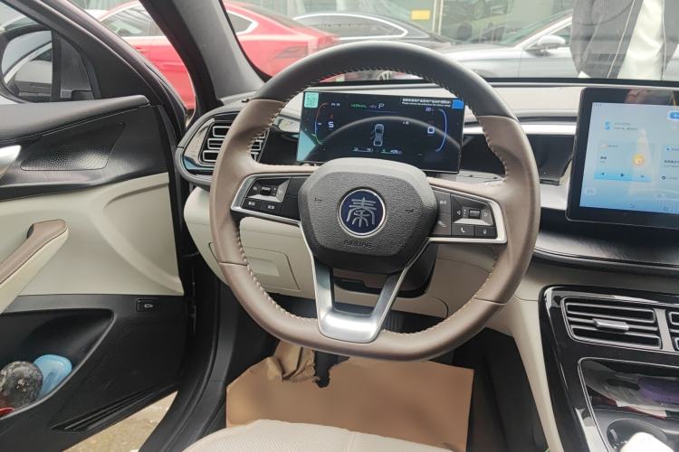 Used BYD Qin PLUS 2023 Champion Edition DM-i 55KM Leading Model Steering Wheel