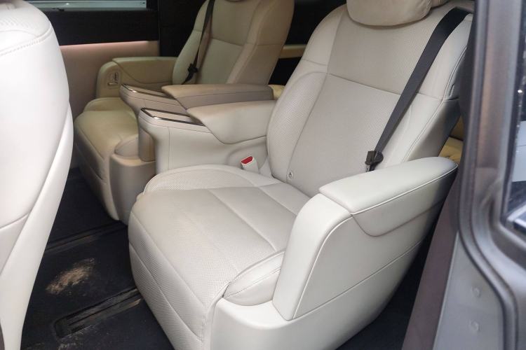 Used Li Auto MEGA 2024 Ultra Model
