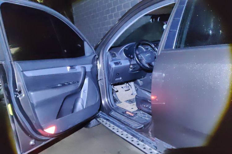 Used Kia Sorento 2013 2.4L 7-Seater Gasoline Supreme Edition China IV Standard
