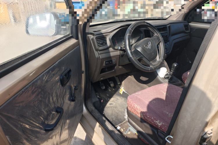 Used Wuling Hongguang V 2019 1.5L Base Version China VI LAR
