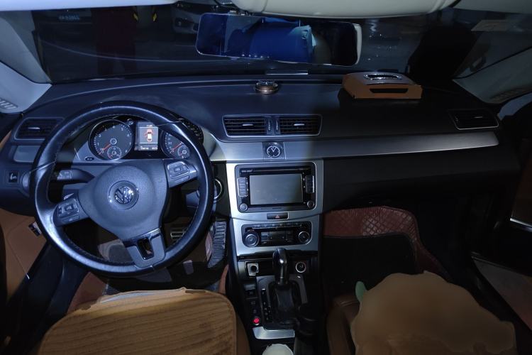 Used Volkswagen FAW-Volkswagen CC 2012 1.8TSI Luxury Model Center Console