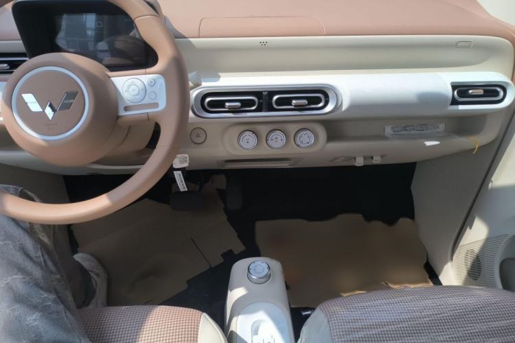 Used Wuling Hongguang MINIEV 2024 3rd Generation 215km Youth Edition Interior 4