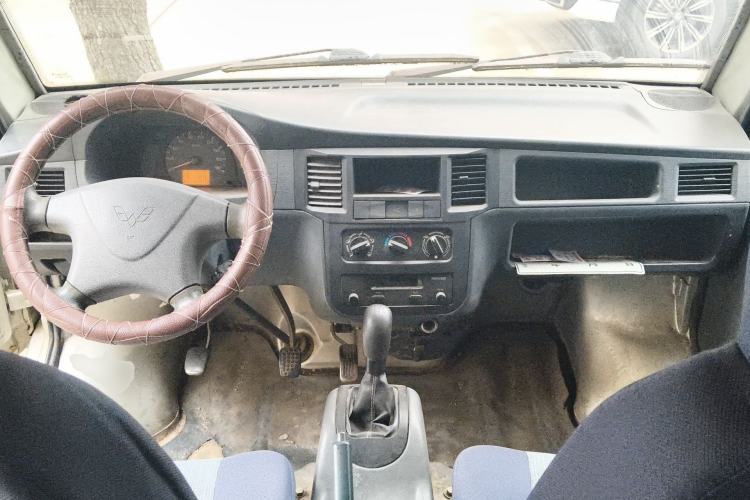 Used Wuling Zhiguang 2010 1.0L Liye Edition Center Console