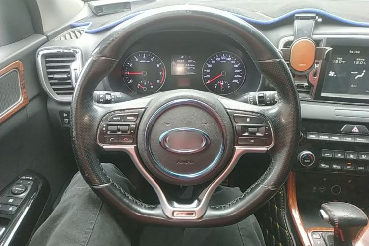 Used Kia KX5 2016 1.6T Automatic Two-Wheel Drive DLX Steering Wheel