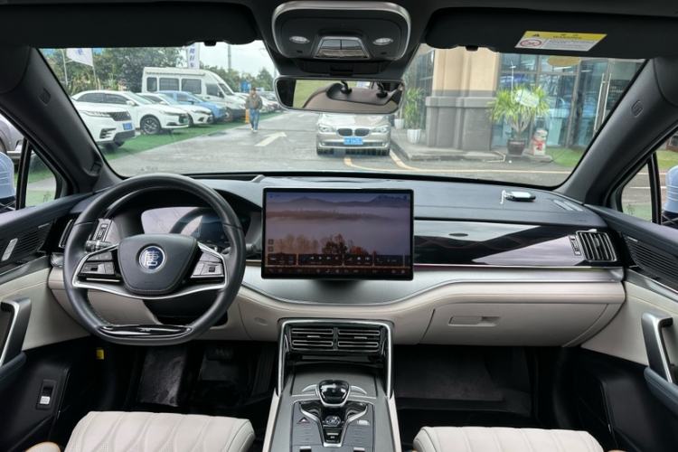 Used BYD Tang New Energy 2022 EV 635 km All-Wheel-Drive Flagship Model Interior 3