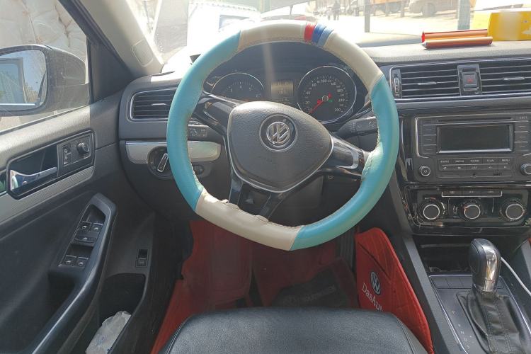 Used Volkswagen Sagitar 2015 1.6L Automatic Comfort Model
