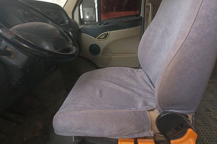 Used Iveco Power Daily 2013 2.5T-A37 Dual-Purpose Low-Roof Van
