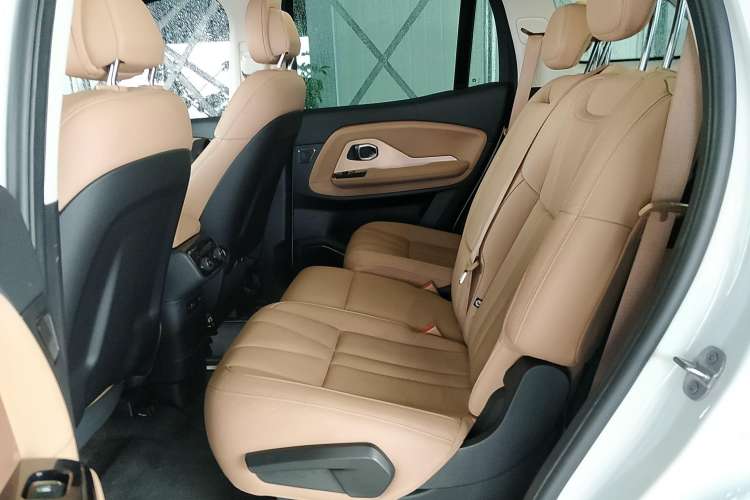 Used Nio ES8 2018 355 km Base Version 7-Seater Edition Left Rear Seat