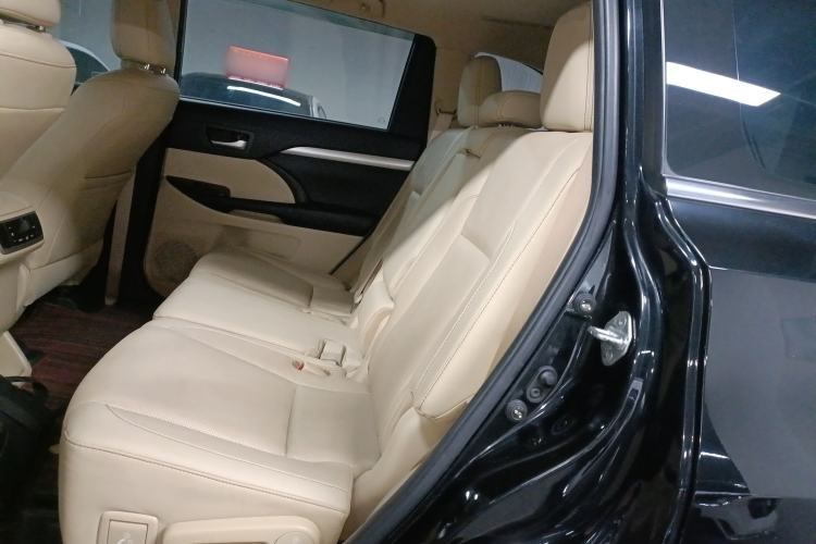 Used Toyota Highlander 2018 2.0T Four-Wheel Drive Luxury Version 7 Seats China VI Standard