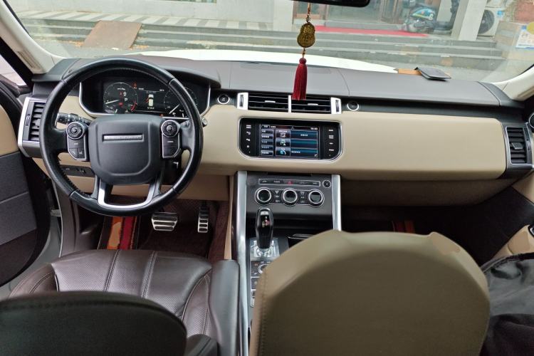 Used Land Rover Range Sport 2014 3.0 SC V6 HSE DYNAMIC Center Console