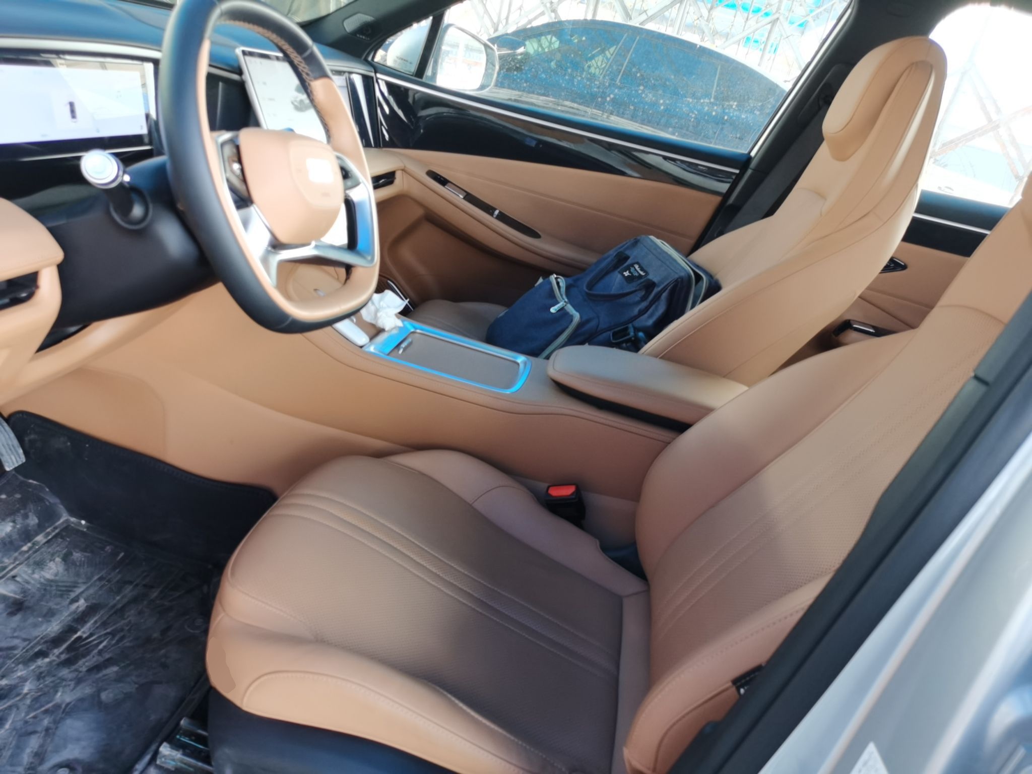 Переднее сиденье в автомобиле