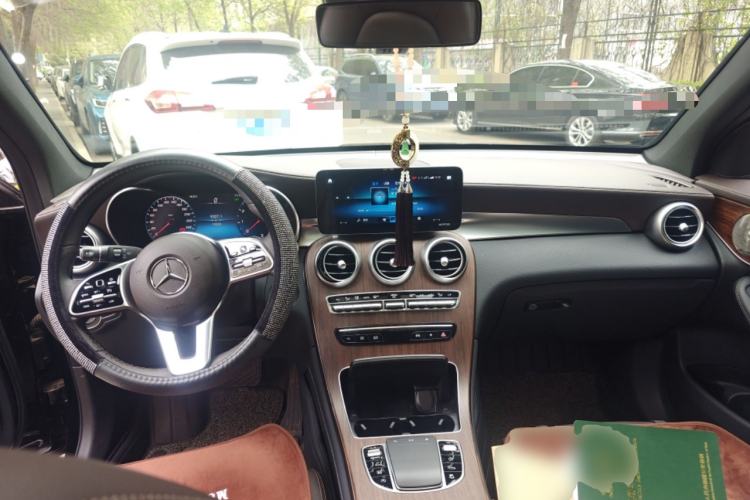 Used Mercedes-Benz GLC 2021 GLC 300 L 4MATIC Dynamic Model Center Console