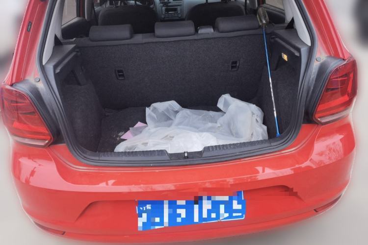 Used Volkswagen Polo 2016 1.4L Manual Fashion Model Trunk