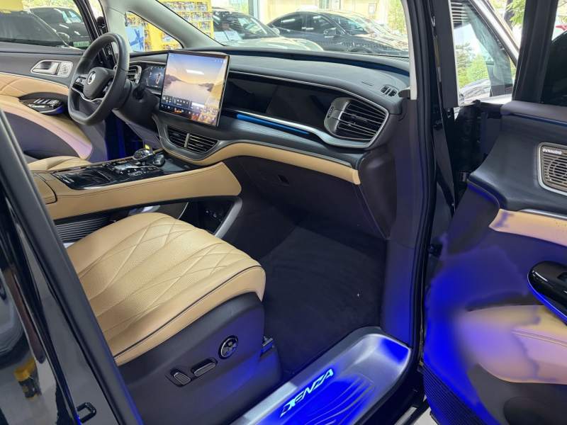 Used Denza D9 2024 DM-i 980 Four-Wheel Drive Prestige Model – Executive — 24