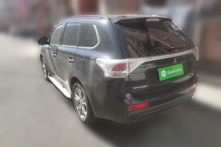 Used Mitsubishi Outlander 2013 2.4L 4x4 Luxury Navigation Edition 5 Seats