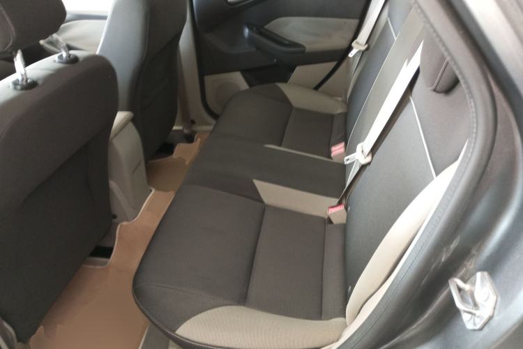 Used Ford Focus 2012 Sedan 1.6L Manual Comfort Model
