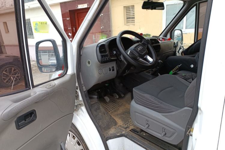 Used JMC Transit 2017 2.8T Commercial Version Short Wheelbase Mid-Roof 6/7/8-Seater JX493