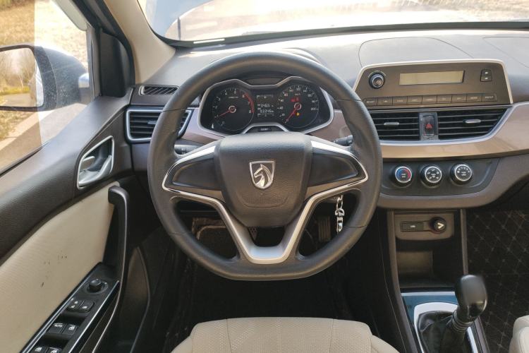 Used Baojun 310W 2017 1.5L Manual Comfort Version China V