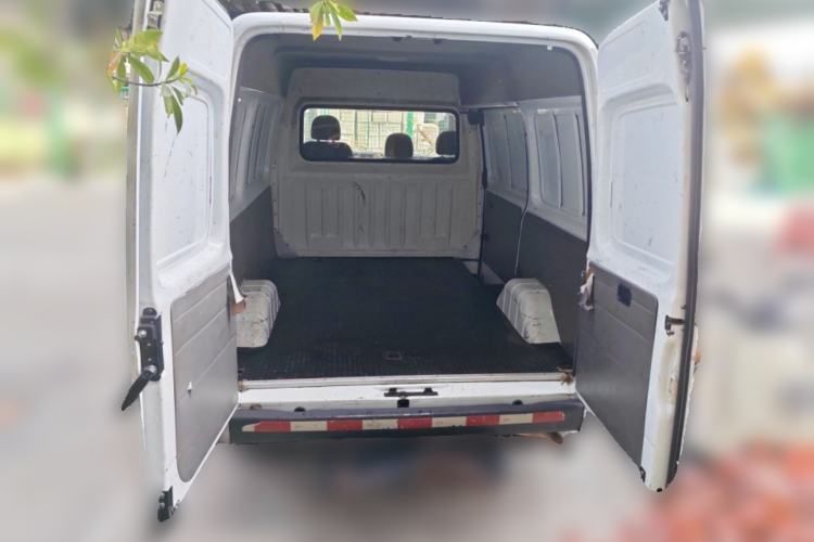 Used JMC Transit 2017 2.8T Commercial Version Short Wheelbase Mid-Roof 3-Seater JX493