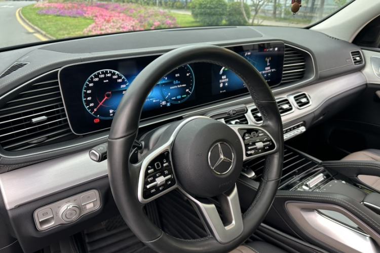 Used Mercedes-Benz GLE 2021 GLE 450 4MATIC AMG Line Interior 2