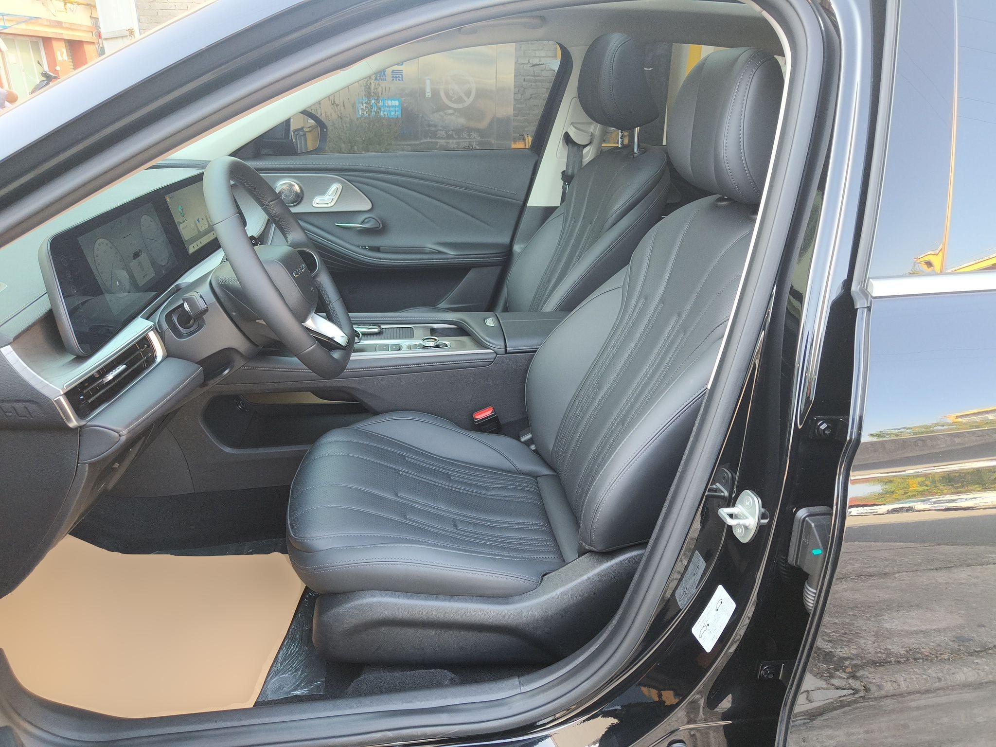 Переднее сиденье в автомобиле