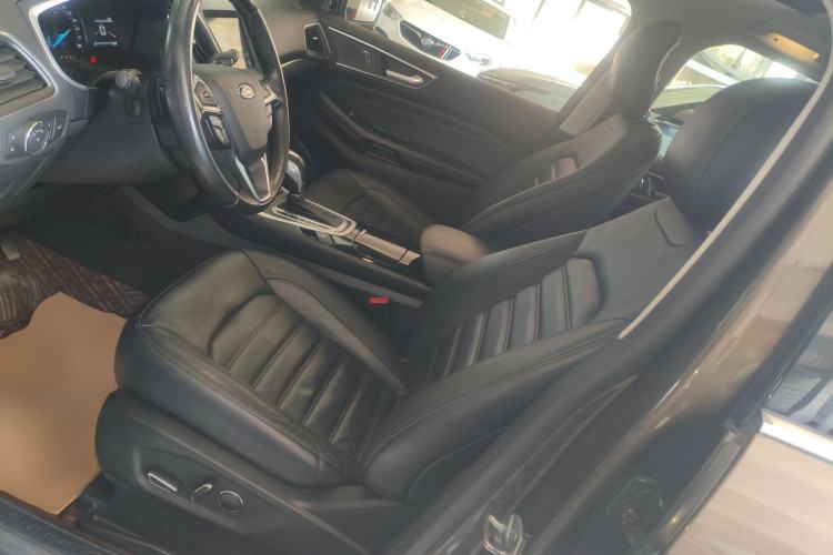 Used Ford Edge 2016 EcoBoost 245 Four-Wheel Drive Titanium Edition 7-Seater
