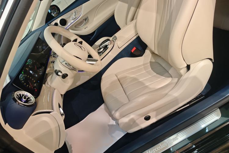 Used Mercedes-Benz E-Class 2023 Facelift E 260 4MATIC Convertible Coupe Left Front Seat