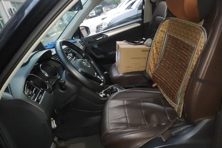 Used Volkswagen Tiguan L 2018 330TSI Automatic Two-Wheel Drive Luxury Edition Left Front Seat