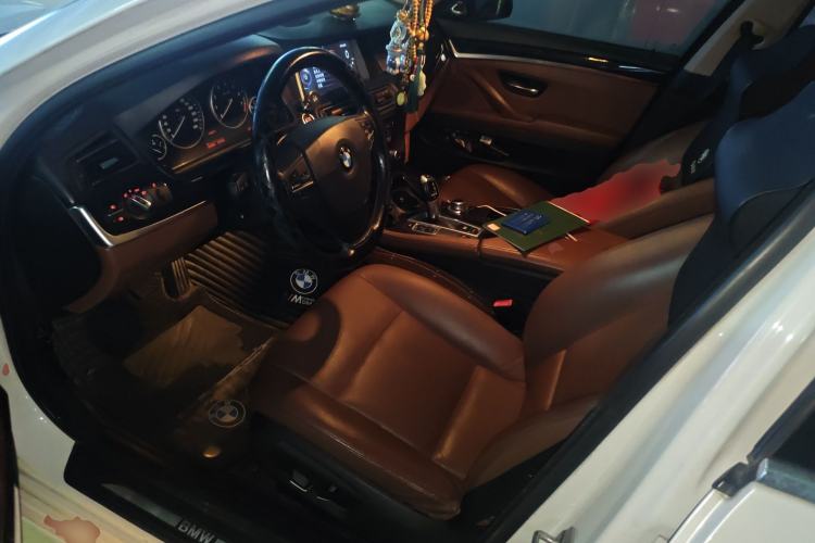 Used BMW 5 Series 2014 520Li Elegant Model
