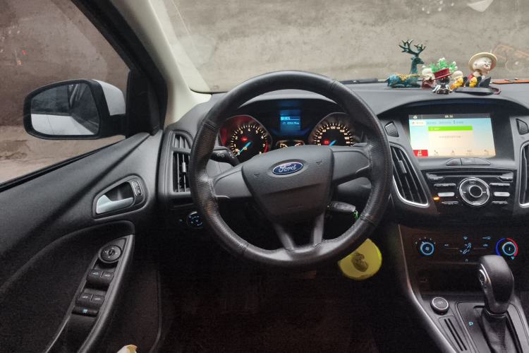 Used Ford Focus 2018 Sedan Classic 1.6L Automatic Comfort Plus Smart Drive Version Steering Wheel