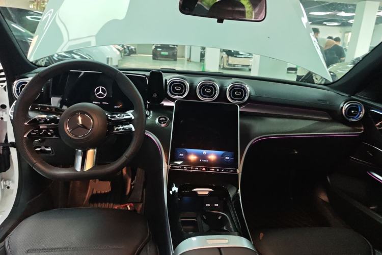 Used Mercedes-Benz C-Class 2025 C 260 L Sport Edition Center Console