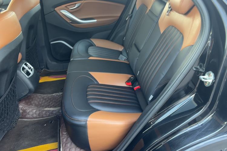 Used Soueast DX7 2015 1.5T Manual Luxury Model
