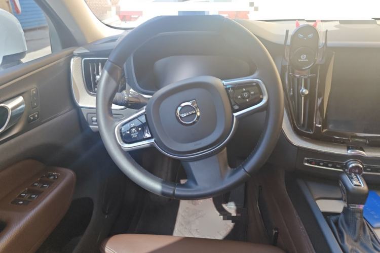 Used Volvo XC60 2020 T5 4x4 Smart Luxury Edition