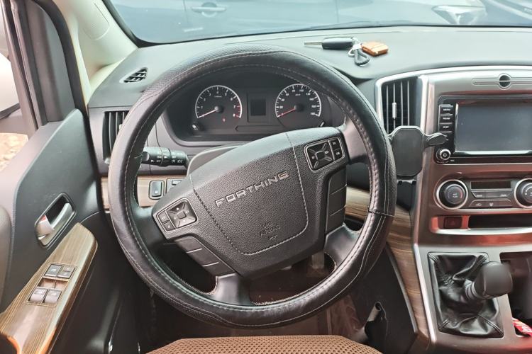 Used FORTHING Lingzhi PLUS 2021 2.0L Manual Luxury 7-Seater Steering Wheel