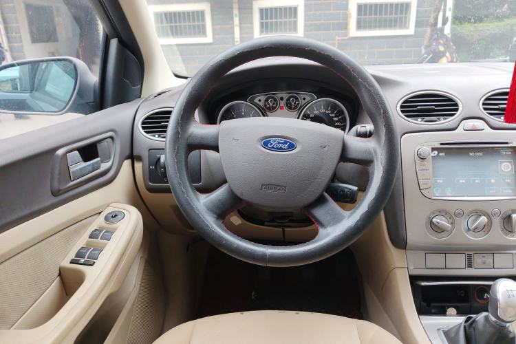 Used Ford Focus 2013 Sedan Classic 1.8L Manual Base Model
