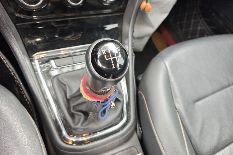 Used Volkswagen Bora 2016 1.6L Manual Comfort Model Gear Lever