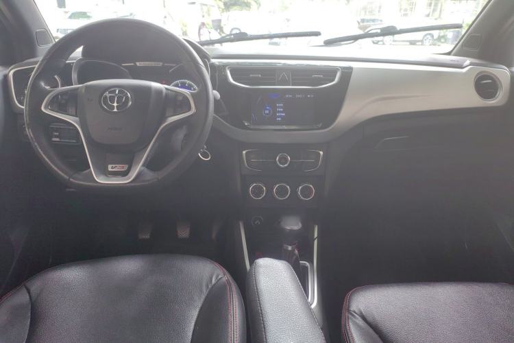 Used Brilliance V3 2015 1.5T Manual Urban Model Center Console