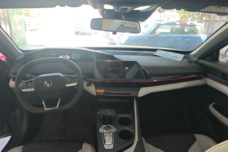 Used CHANGAN UNI-V iDD 2024 Blue Whale Smart Electric iDD 136km Luxury Model
