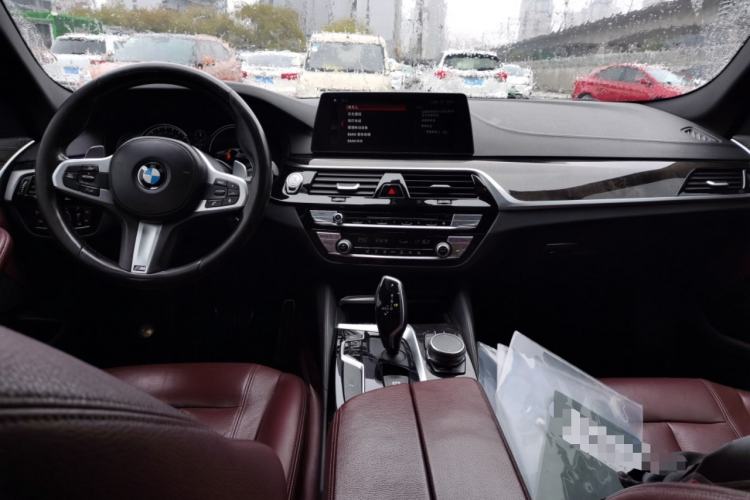 Used BMW 5 Series 2018 Restyled 530Li Leading Edition M Sport Package Center Console