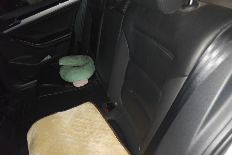 Used Volkswagen Sagitar 2015 1.6L Automatic Fashion Model
