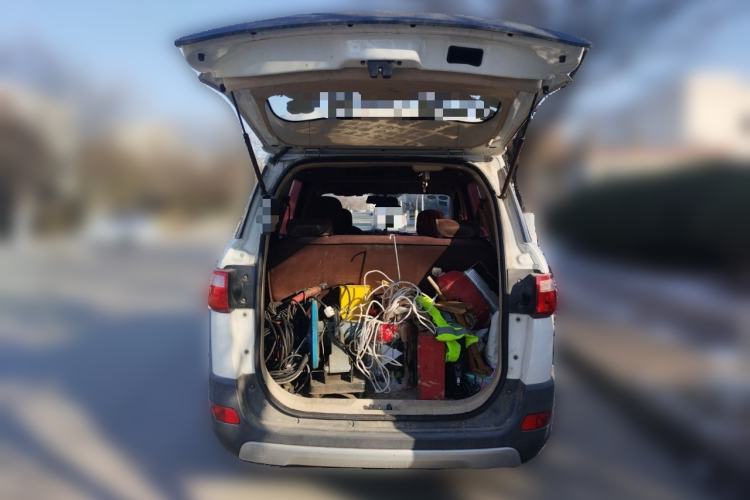 Used Dongfeng Fengon 370 2016 1.5L Manual Standard Edition SFG15-05 7 Seats
